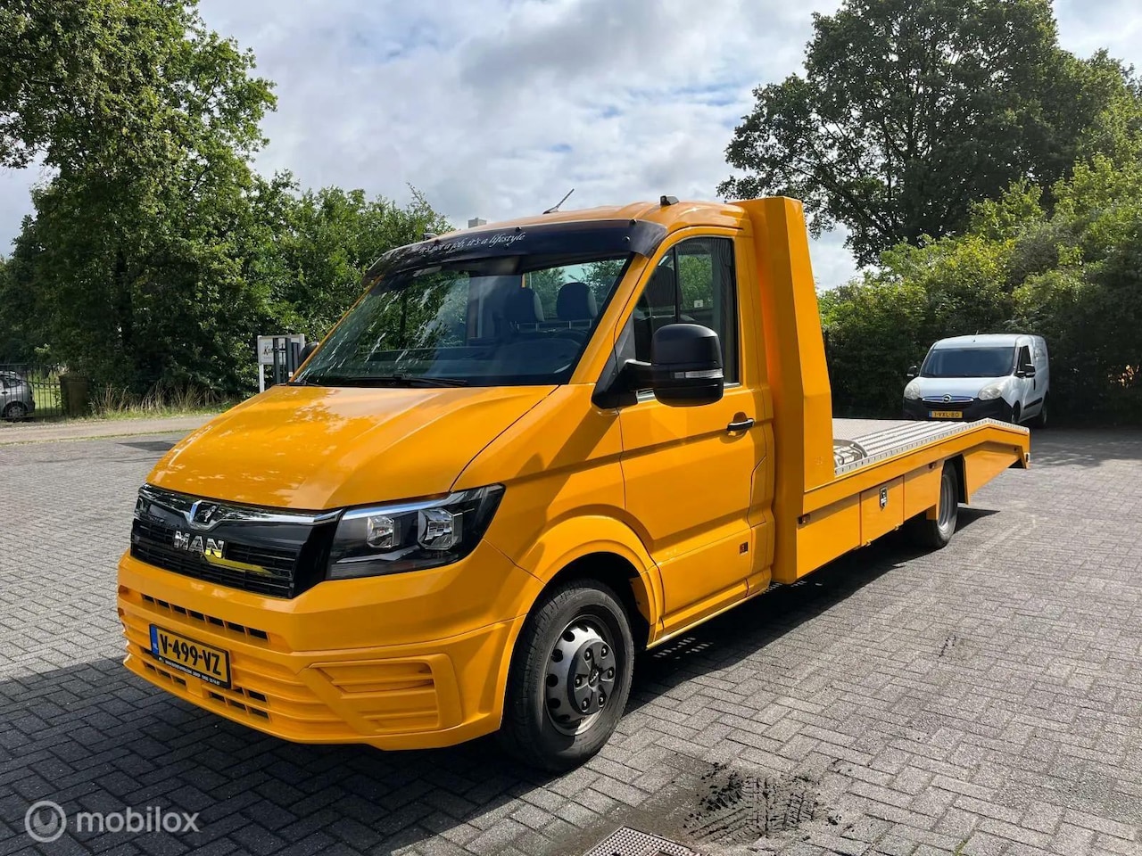 MAN TGE - 50 2.0 180 pk AUTOAMBULANCE / OPRIJWAGEN - AutoWereld.nl