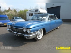 Cadillac Fleetwood - v8 sedan