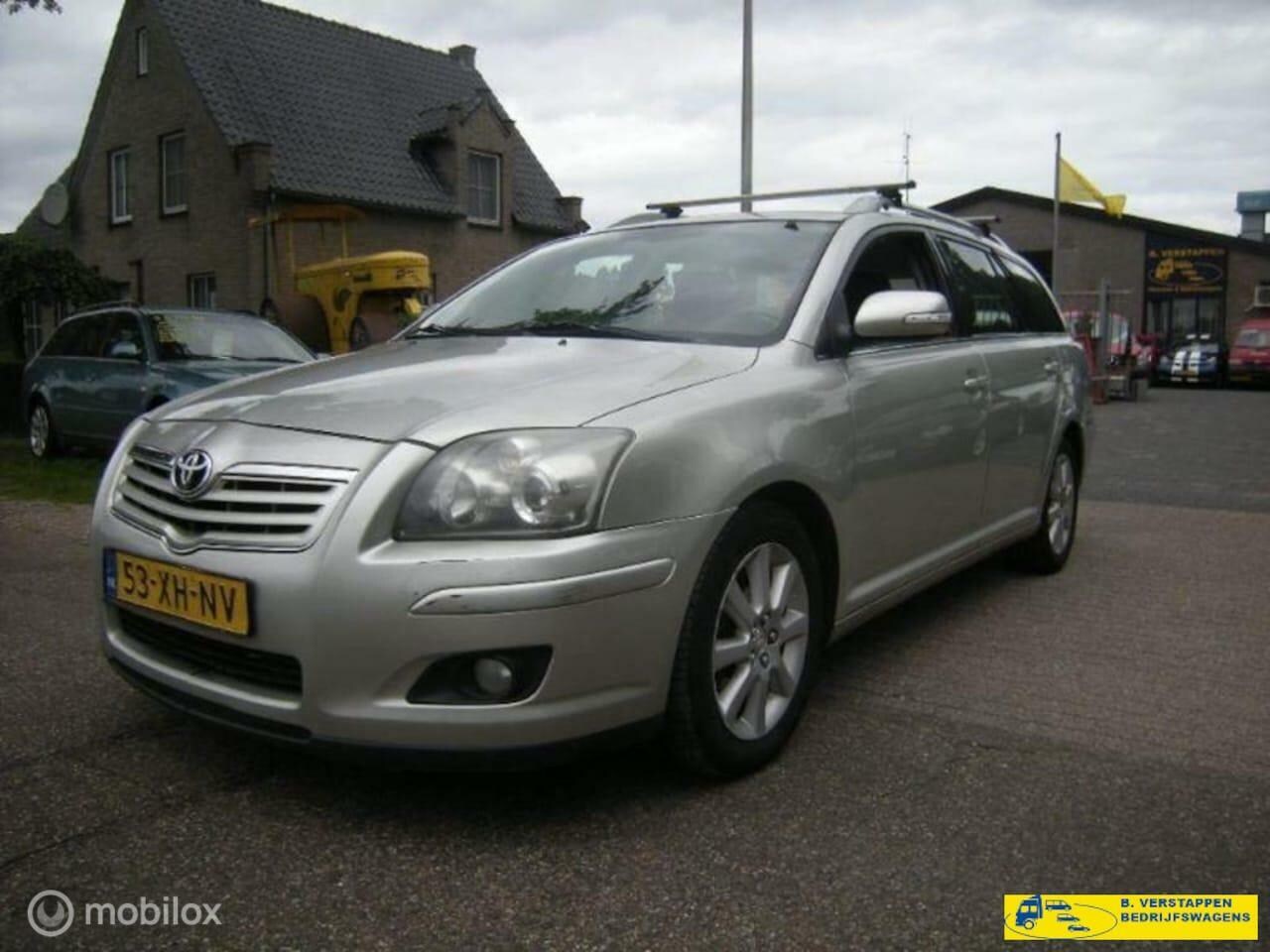 Toyota Avensis Wagon - 2.0 D-4D-F Luna 2.0 D-4D-F Luna - AutoWereld.nl