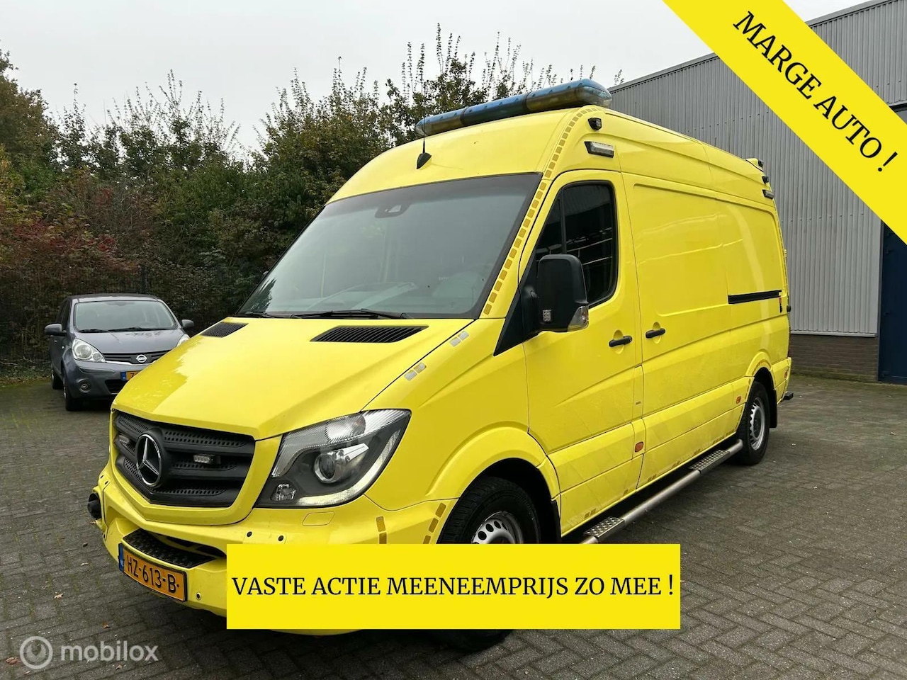 Mercedes-Benz Sprinter - 319 CDI V6 EX AMBULANCE - AutoWereld.nl