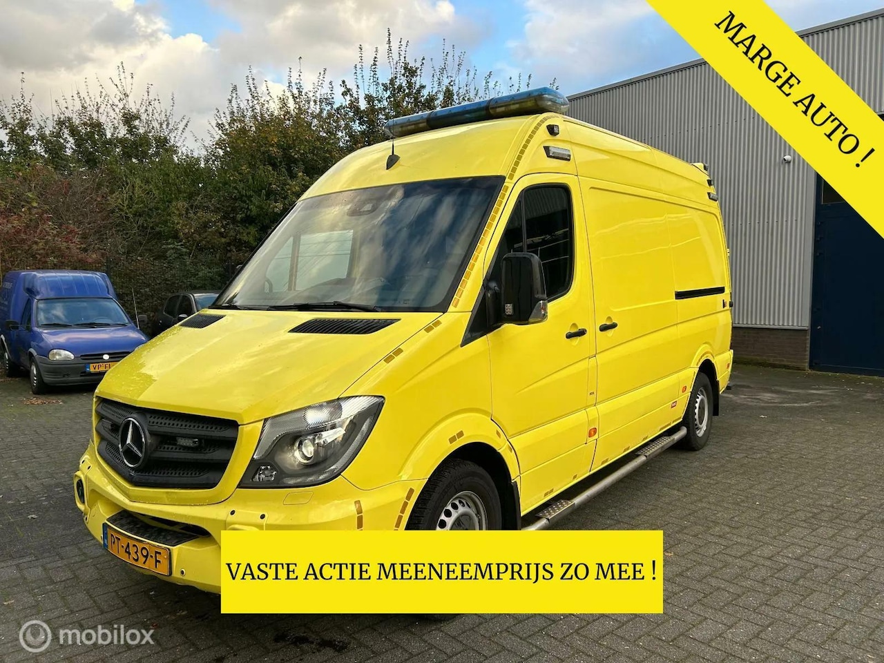 Mercedes-Benz Sprinter - 319 CDI V6 EX AMBULANCE - AutoWereld.nl