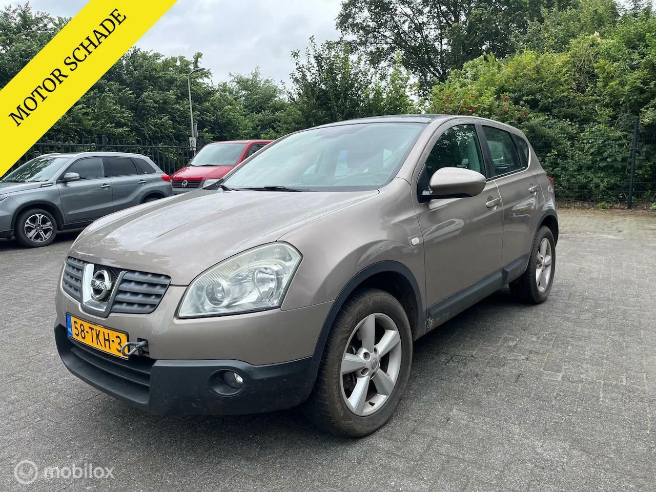 Nissan Qashqai - 2.0 dCi Tekna Premium 4WD 4X4 UITVOERING !!! MOTORSCHADE !!! ENGINE BROKEN !!!! - AutoWereld.nl