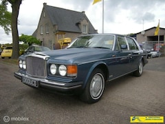 Bentley Eight - saloon