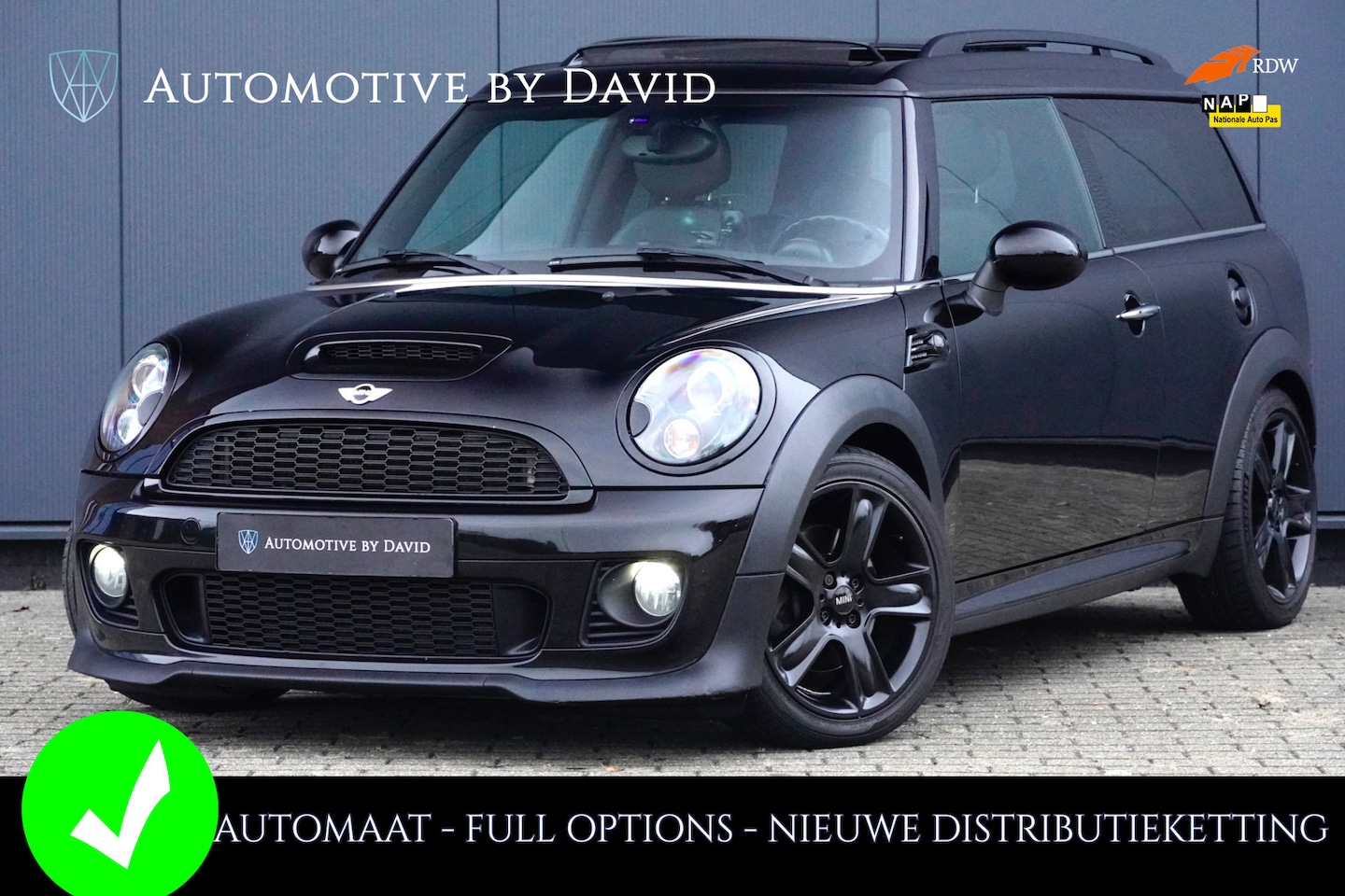 MINI Clubman - 1.6 184 pk Cooper S JCW Chili Automaat / JCW / APPLE CARPLAY / PANORAMADAK / NAVIGATIE MIN - AutoWereld.nl