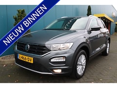 Volkswagen T-Roc - 1.0 TSI Style Executive ECC/NAV/ADAPT.CRUISE/LANE.ASSIST/CARPLAY/BLUETOOTH/PDC/LMV