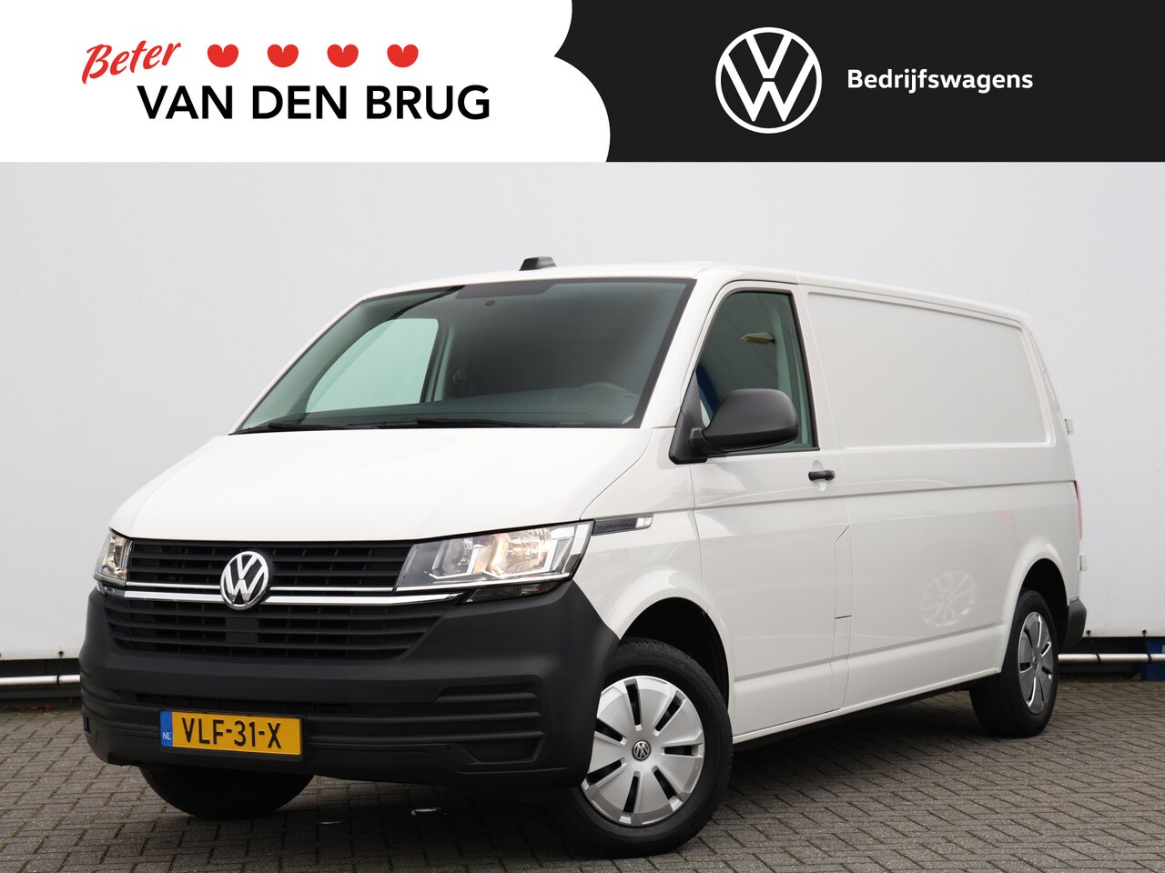 Volkswagen Transporter - 2.0 TDI 110PK L2H1 28 Economy Business | Airco | Cruise | PDC | Navi-by App Connect | Trek - AutoWereld.nl