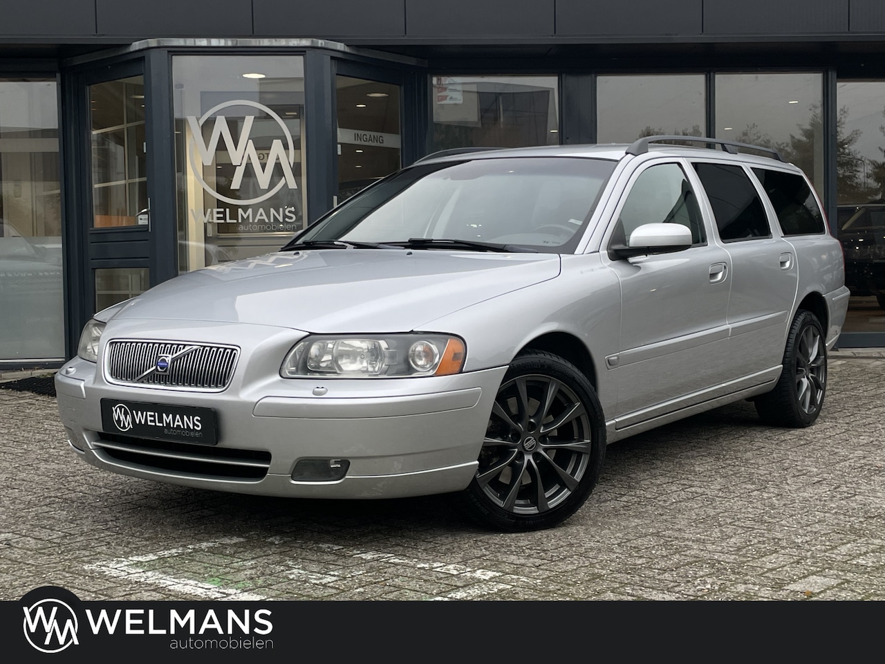 Volvo V70 - 2.5T AWD Aut. 240 pk by RICA | Youngtimer | Leder | Xenon | 17 inch - AutoWereld.nl