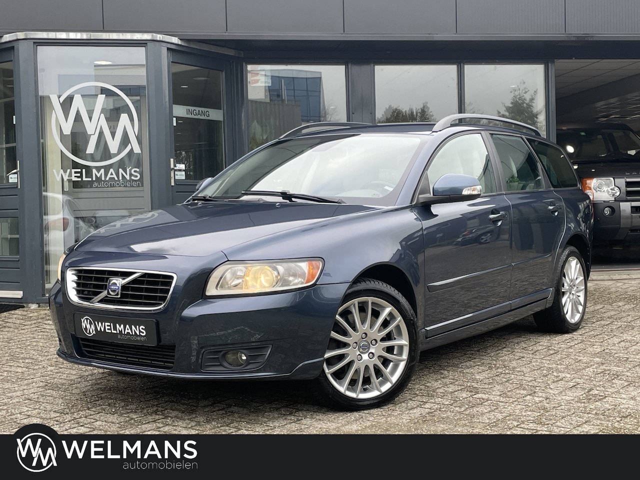 Volvo V50 - 2.5 T5 AWD 230 pk automaat | Leder | Trekhaak | Youngtimer per 5-2025 - AutoWereld.nl