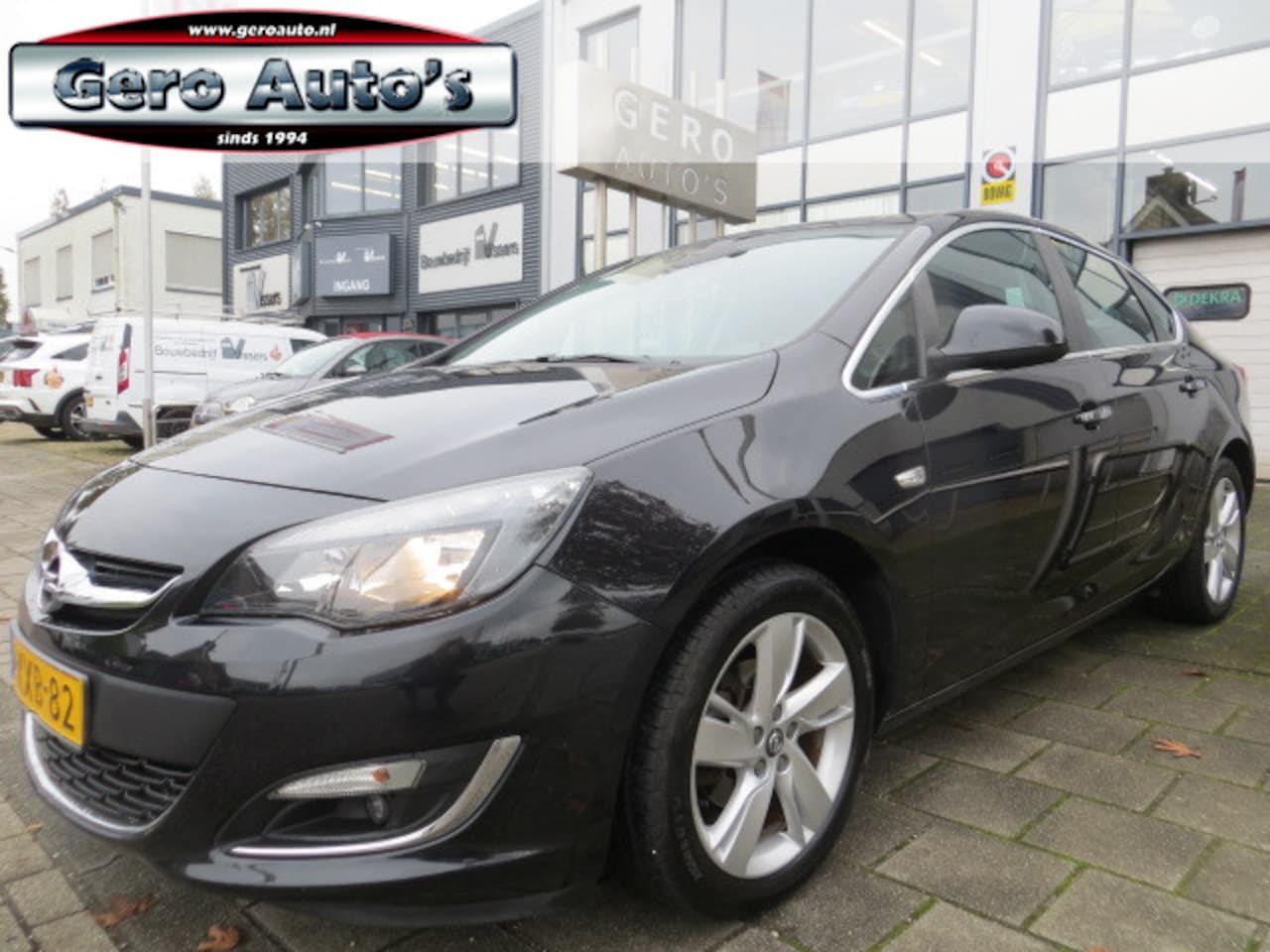 Opel Astra - 1.4 Cosmo sedan nl-auto airco ecc,cruise control,lmv - AutoWereld.nl