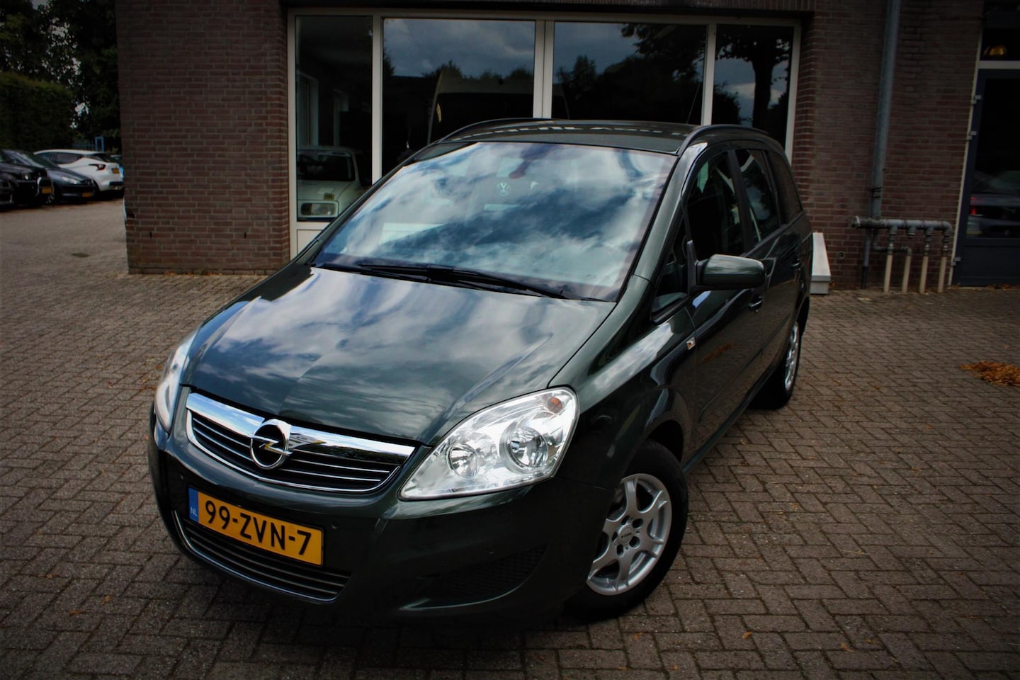 Opel Zafira - 1.6 Business Airco, Cruise control, Trekhaak, 7 zits, volledig onderhoud bekend, Elektr. r - AutoWereld.nl