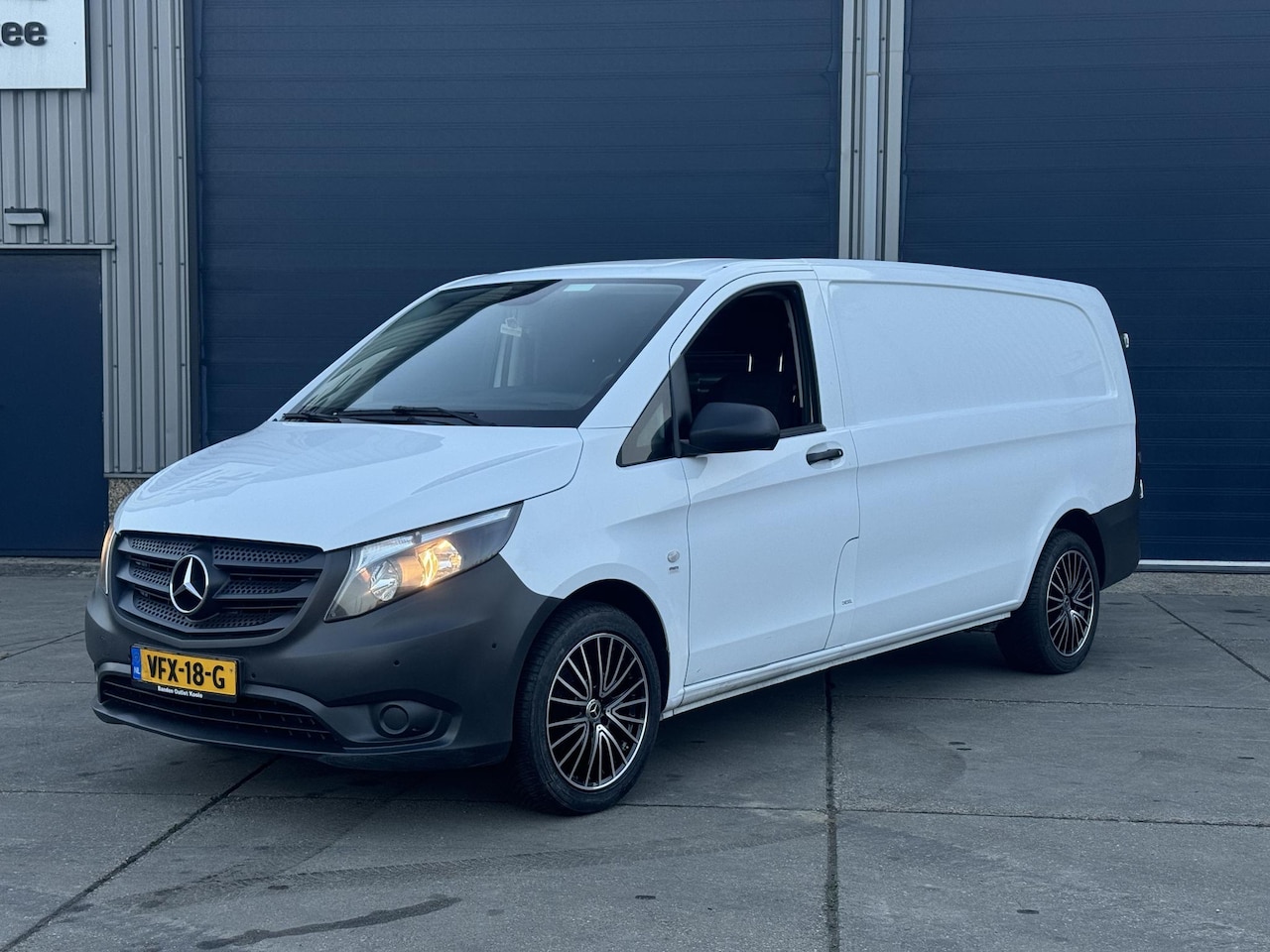 Mercedes-Benz Vito - 114 CDI Extra Lang L3H1 / CRUISE CONTROLE / NAVI / AIRCO / EXTRA LANG - AutoWereld.nl