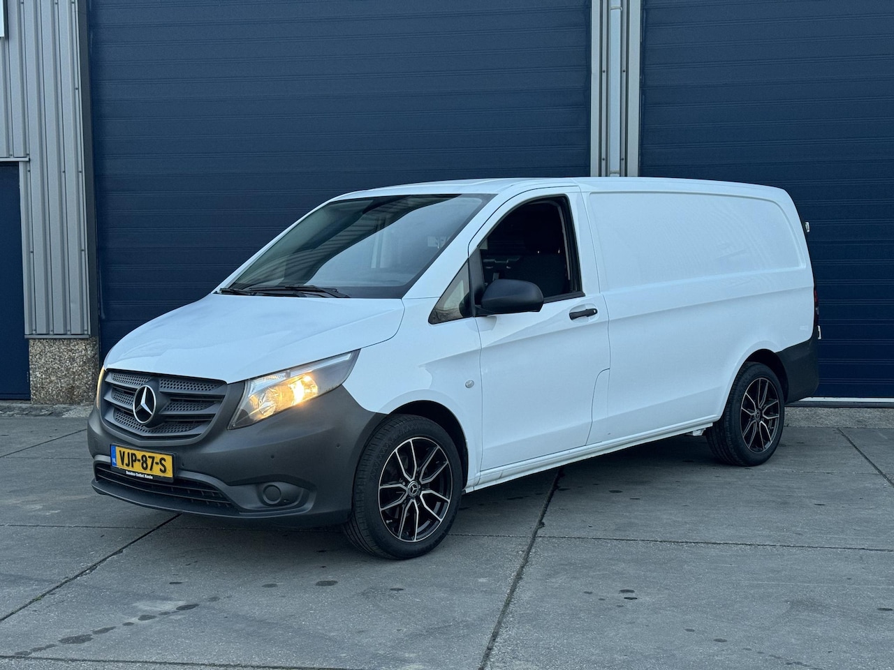 Mercedes-Benz Vito - 116 CDI Lang AIRCO / CRUISE CONTROLE / NAVI / L2H1 - AutoWereld.nl