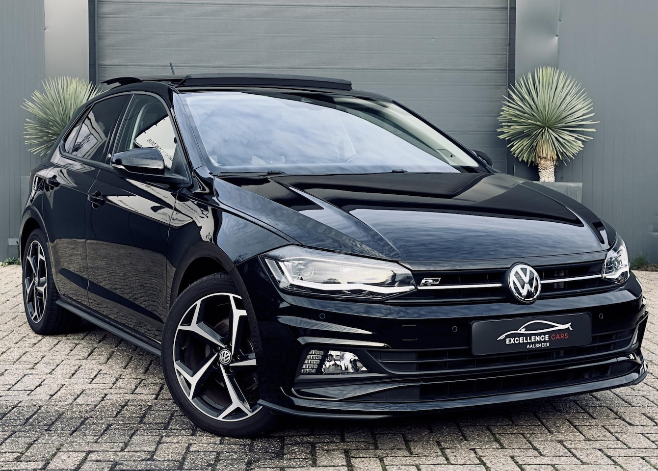 Volkswagen Polo - 1.0 TSI R-Line Edition Pano/Navi/Camera/AppleCarPlay/Beats - AutoWereld.nl