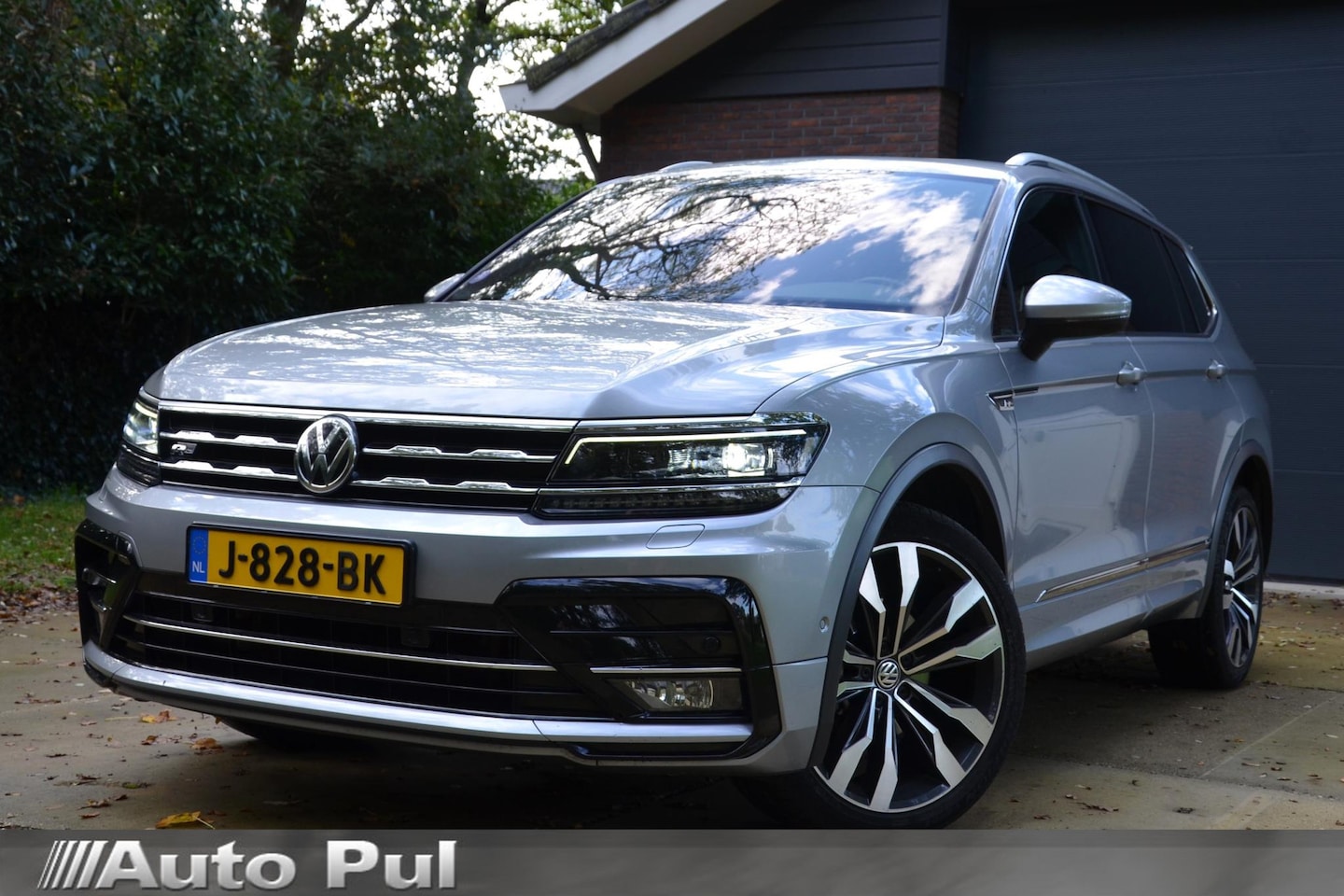 Volkswagen Tiguan Allspace - 1.5 TSI Highline Business R line 7 Persoons Navi/Pdc/Ecc/Achteruitrijcamera/Panoramadak/tr - AutoWereld.nl