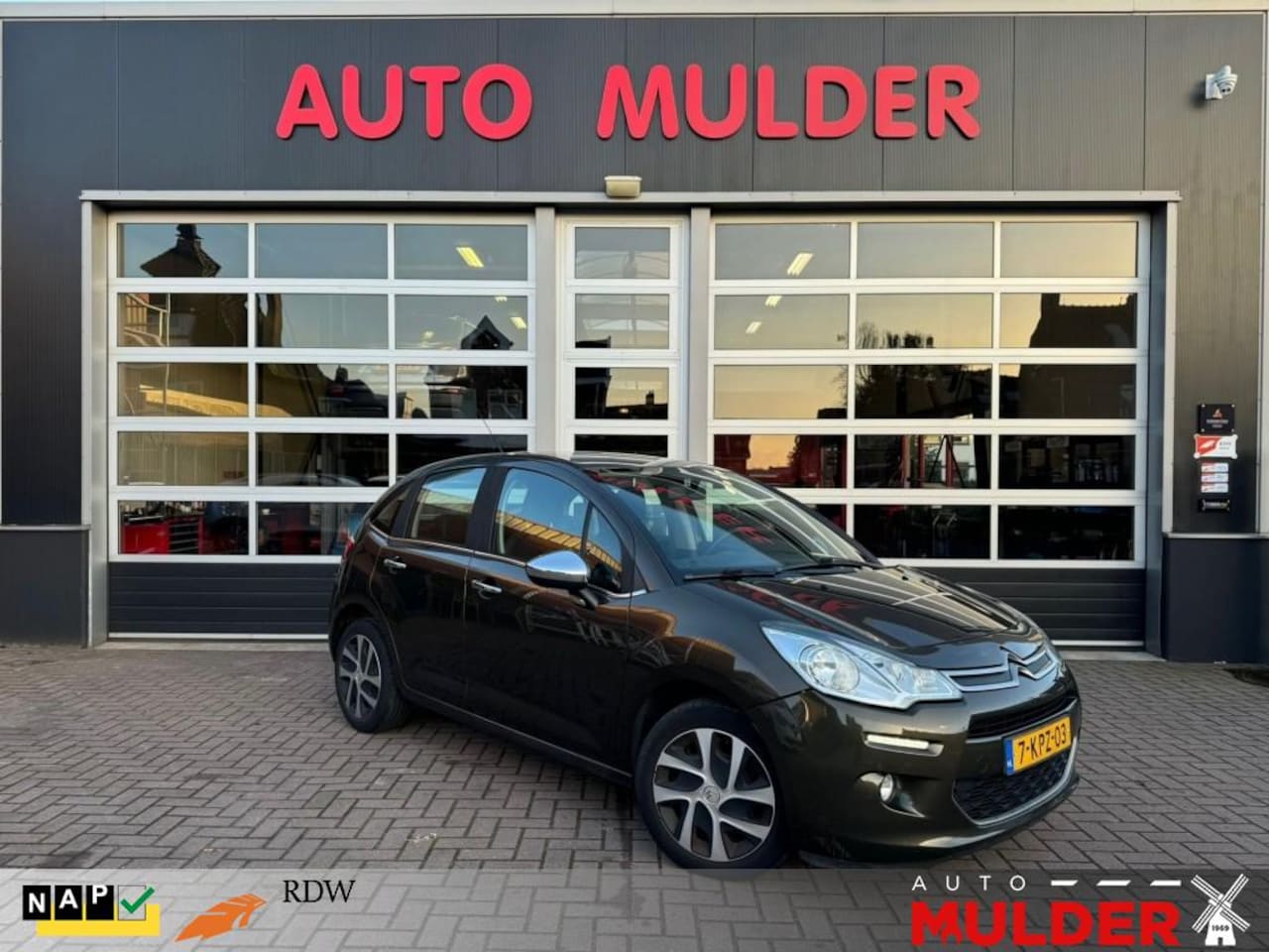 Citroën C3 - PURETECH 82 COLLECTION / CRUISECONTROL / AIRCO / LED / RIJKLAAR - AutoWereld.nl