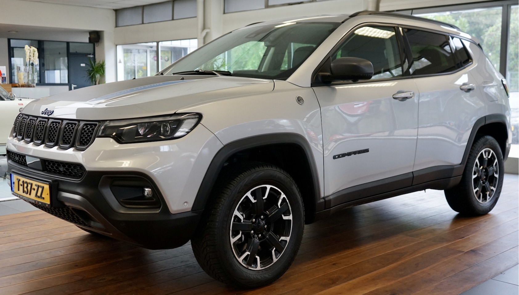 Jeep Compass - 4xe 240 Plug-in Hybrid Electric Trailhawk 4xe 240 Plug-in Hybrid Electric Trailhawk - AutoWereld.nl