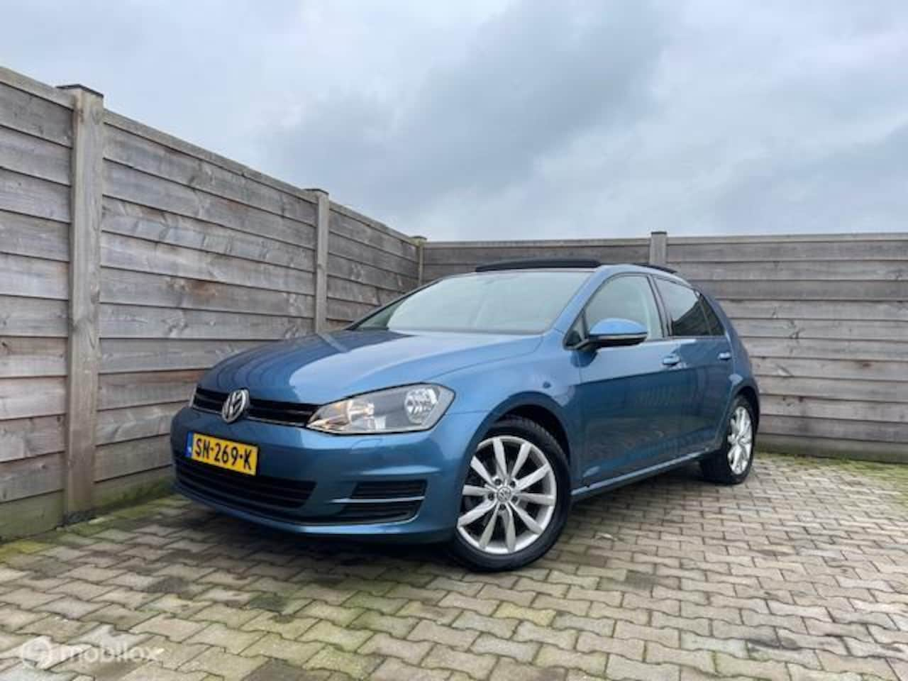 Volkswagen Golf - 1.2 TSI Highline Automaat Navi - AutoWereld.nl