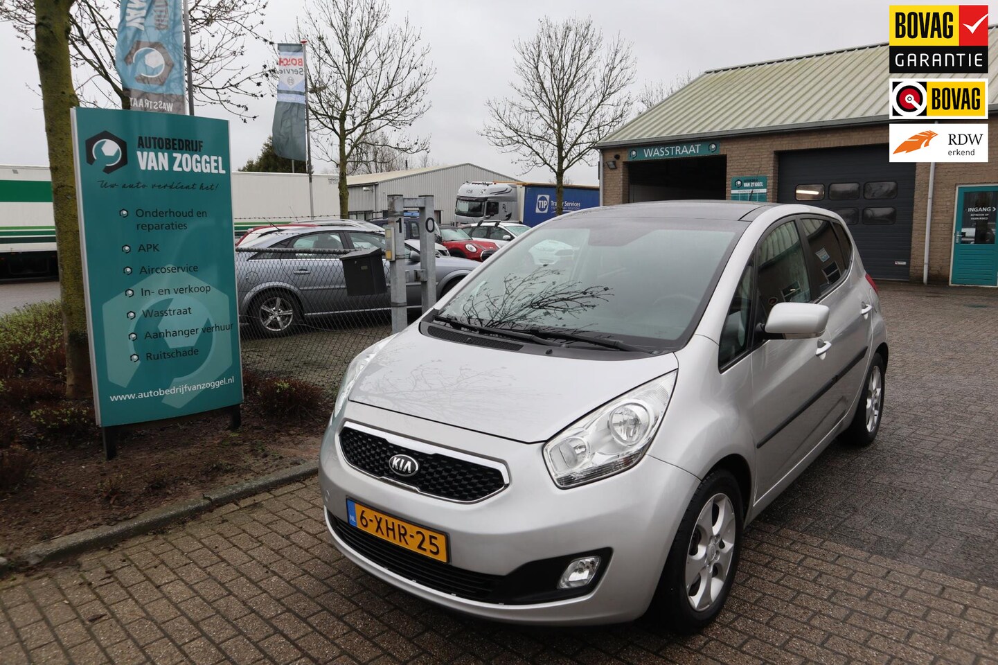 Kia Venga - 1.6 CVVT Super Pack 1.6 CVVT Super Pack,Automaat,Navi,Trekhaak,Panoramadak,schuifdak,Achteruitrij camera,Parke - AutoWereld.nl