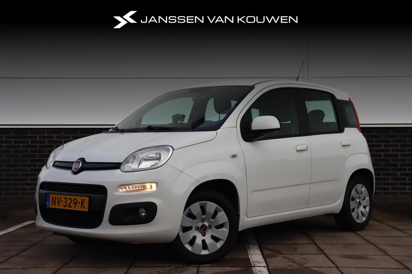 Fiat Panda - 0.9 TwinAir Lounge * Airconditioning * Lage kilometerstand * Zuinig * - AutoWereld.nl