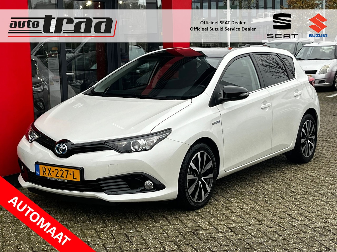 Toyota Auris - 1.8 Hybrid Black Edition / CAMERA / NAVIGATIE / - AutoWereld.nl