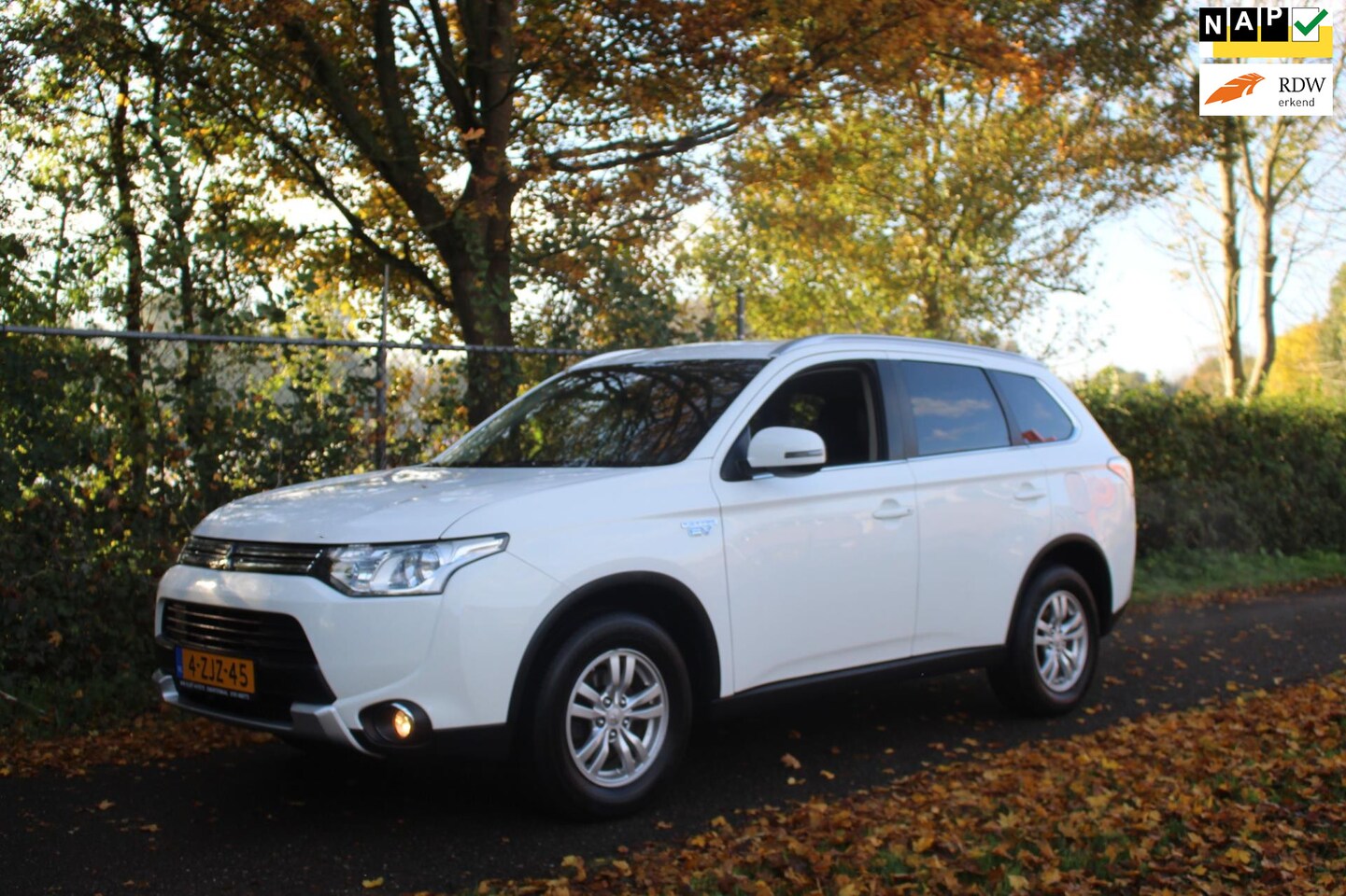 Mitsubishi Outlander - 2.0 PHEV Business Edition X-Line 2.0 PHEV Business Edition X-Line - AutoWereld.nl