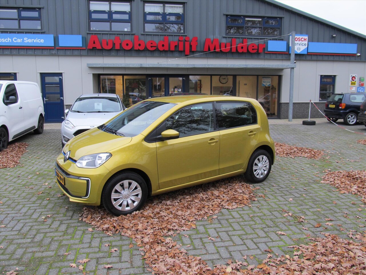 Volkswagen e-Up! - Elektromotor 83pk E UP! 18500 km rijbereik ongeveer 200km (volgens wpl 270km!) - AutoWereld.nl