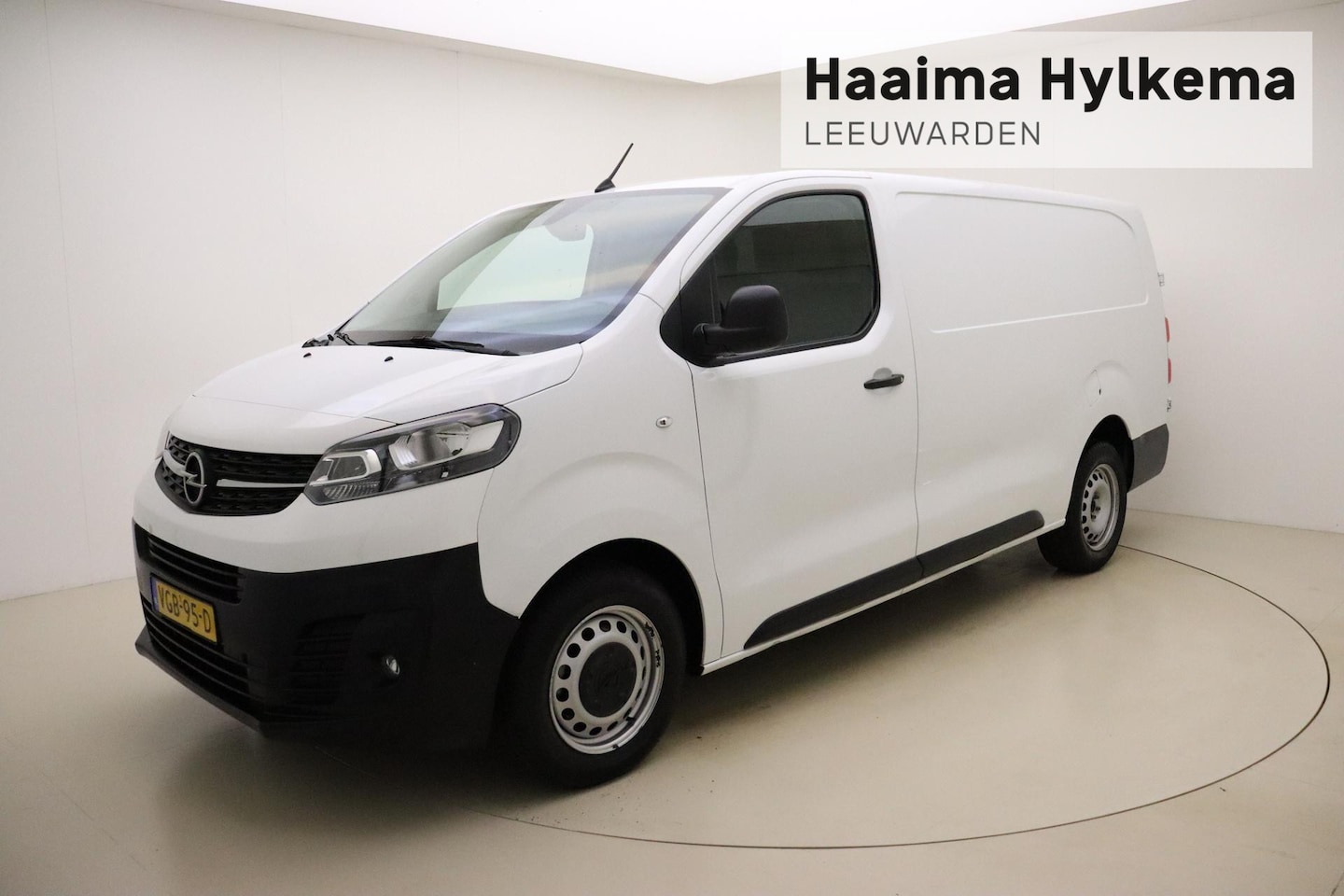 Opel Vivaro - 2.0 CDTI L2H1 Edition 120 Pk | Navigatie | Trekhaak | Airco | 3 Zitplaatsen | Cruise contr - AutoWereld.nl