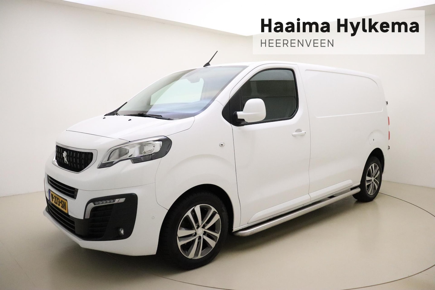 Peugeot Expert - 231S 2.0 BlueHDI 120 Premium Pack | Navigatie | Airco | Cruise control | 3-zits | Parkeers - AutoWereld.nl