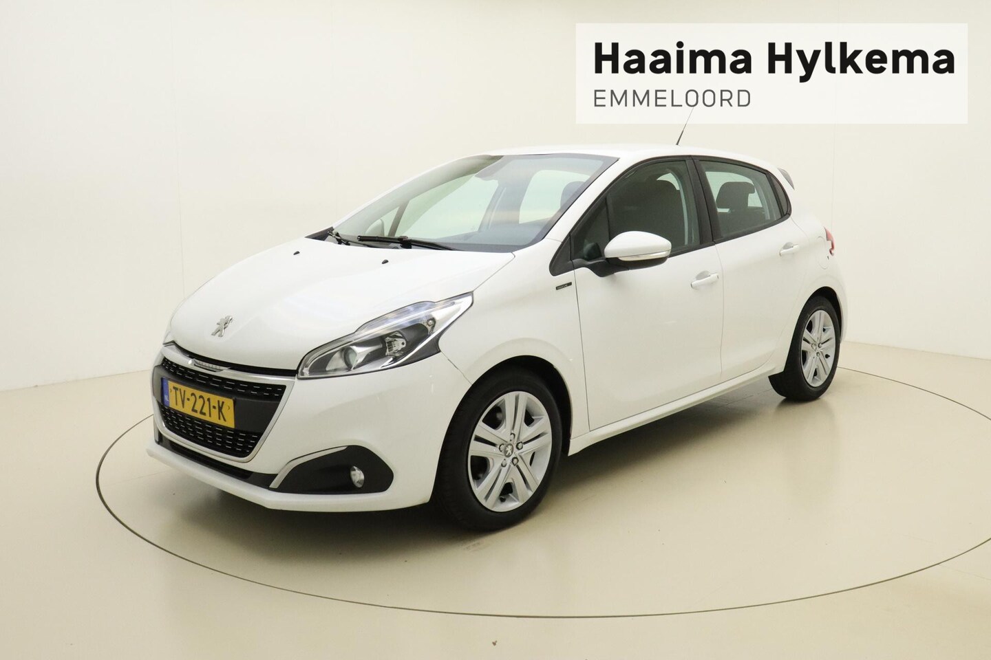 Peugeot 208 - 1.2 PureTech Signature | Apple Carplay  |Cruise control | Navigatie | Airco | Parkeersenso - AutoWereld.nl