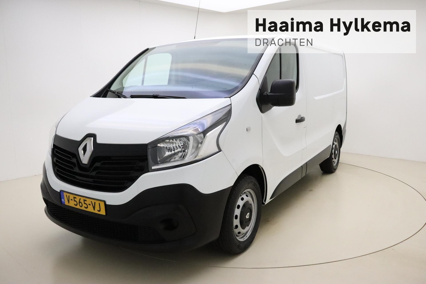 Renault Trafic - 1.6 dCi T27 L1H1 Comfort | Airco | Trekhaak | 3 Zitplaatsen voor | Cruise control | Electr - AutoWereld.nl