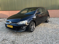 Volkswagen Golf - 1.4 TSI Highline R Line