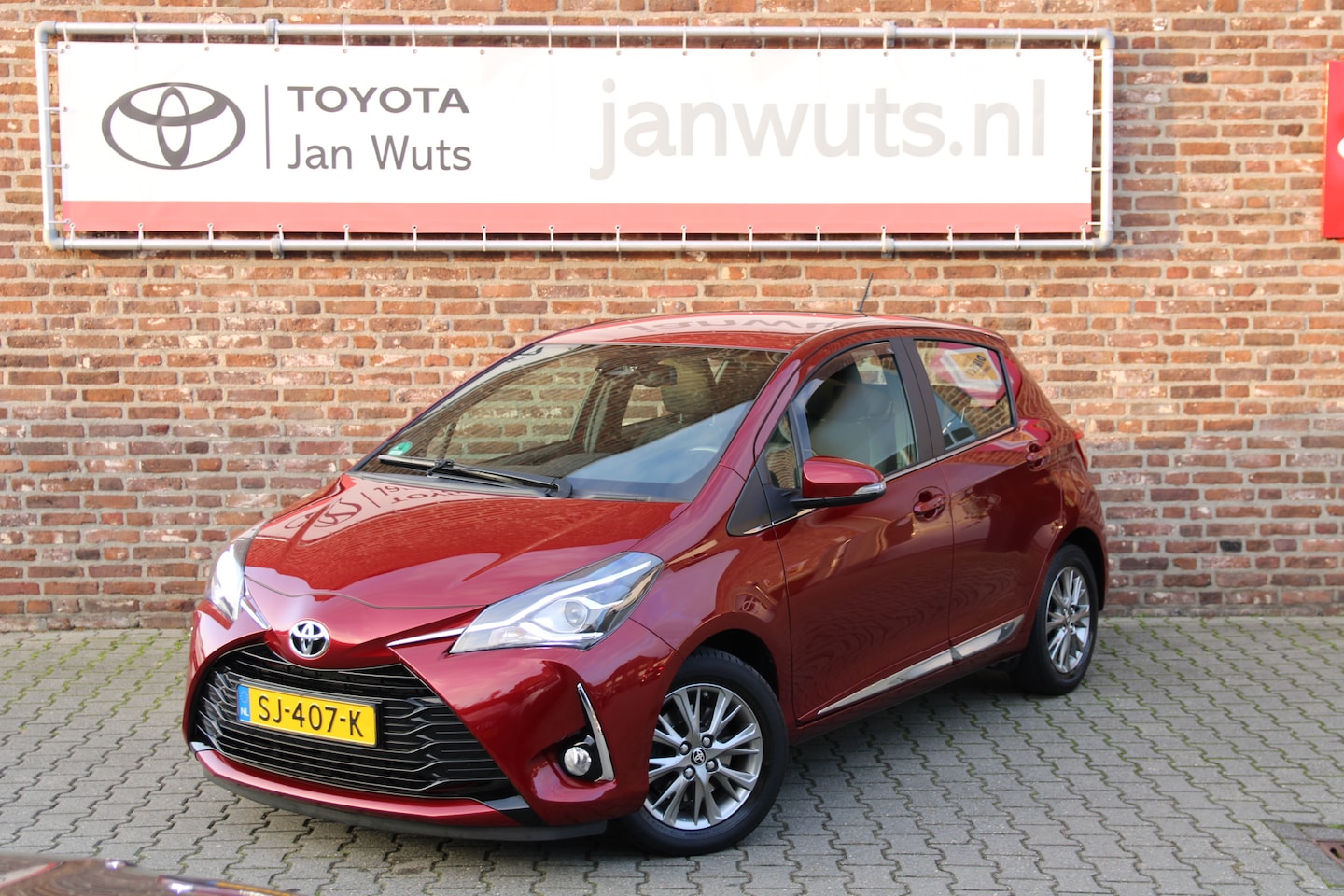 Toyota Yaris - 1.5 VVT-i Executive + trekhaak - AutoWereld.nl