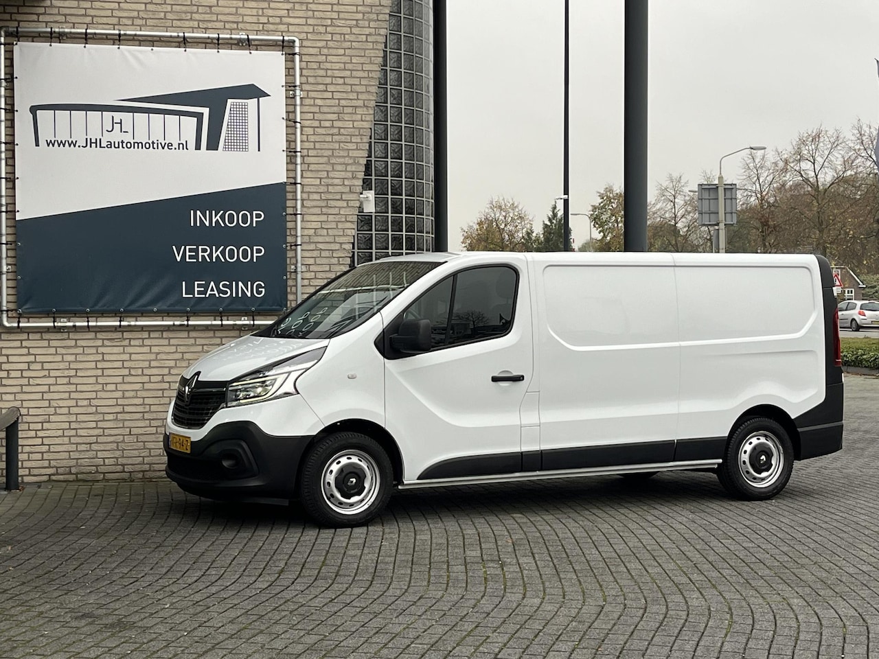 Renault Trafic - 2.0 dCi 120 T29 L2H1 Comfort*LED*A/C*HAAK*NAVI*TEL - AutoWereld.nl