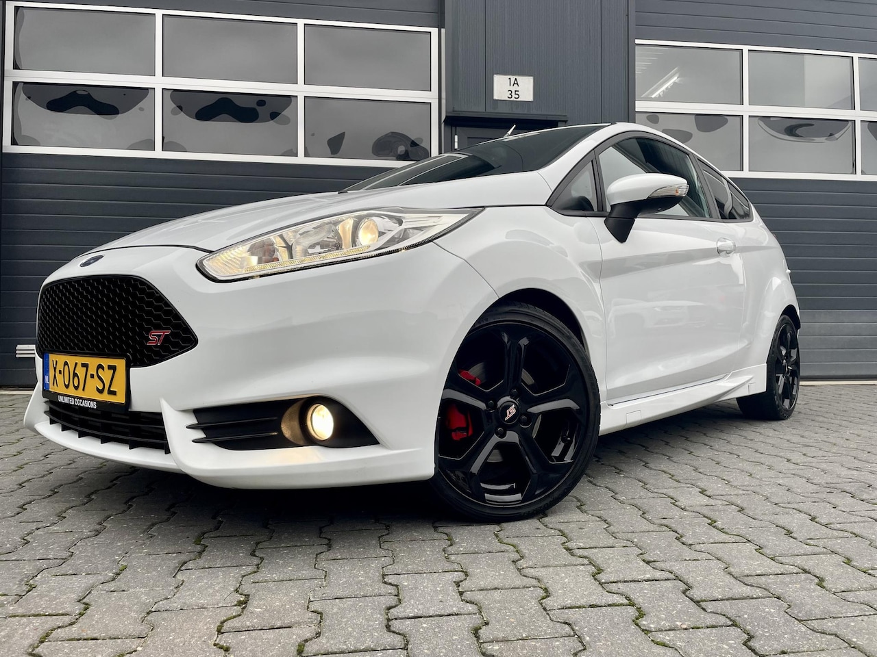 Ford Fiesta - 1.6 ST2 *CAMERA*CRUISE*NAVI*RECARO*ECC*183PK - AutoWereld.nl