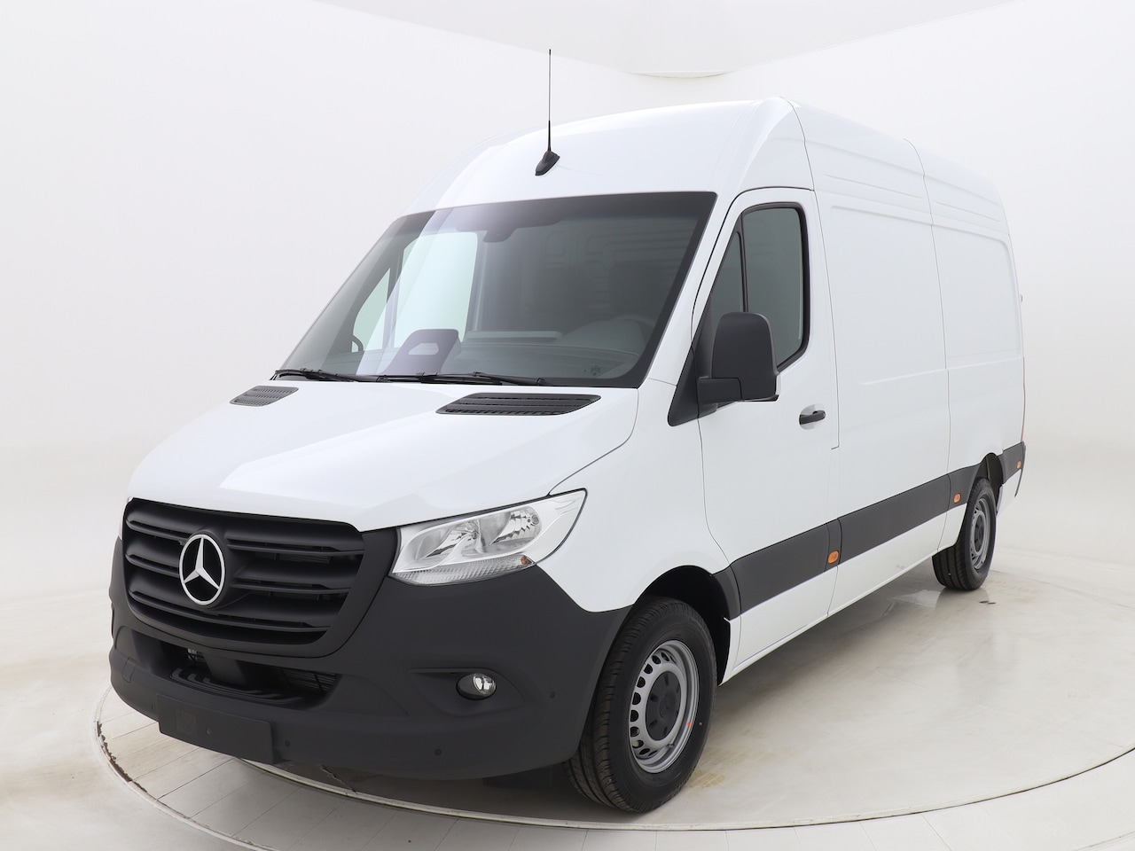 Mercedes-Benz Sprinter - 315CDI 150PK L2H2 RWD PRO 9G-tronic | Nieuw model 2024 | 3,5T trekgewicht | Betimmering | - AutoWereld.nl