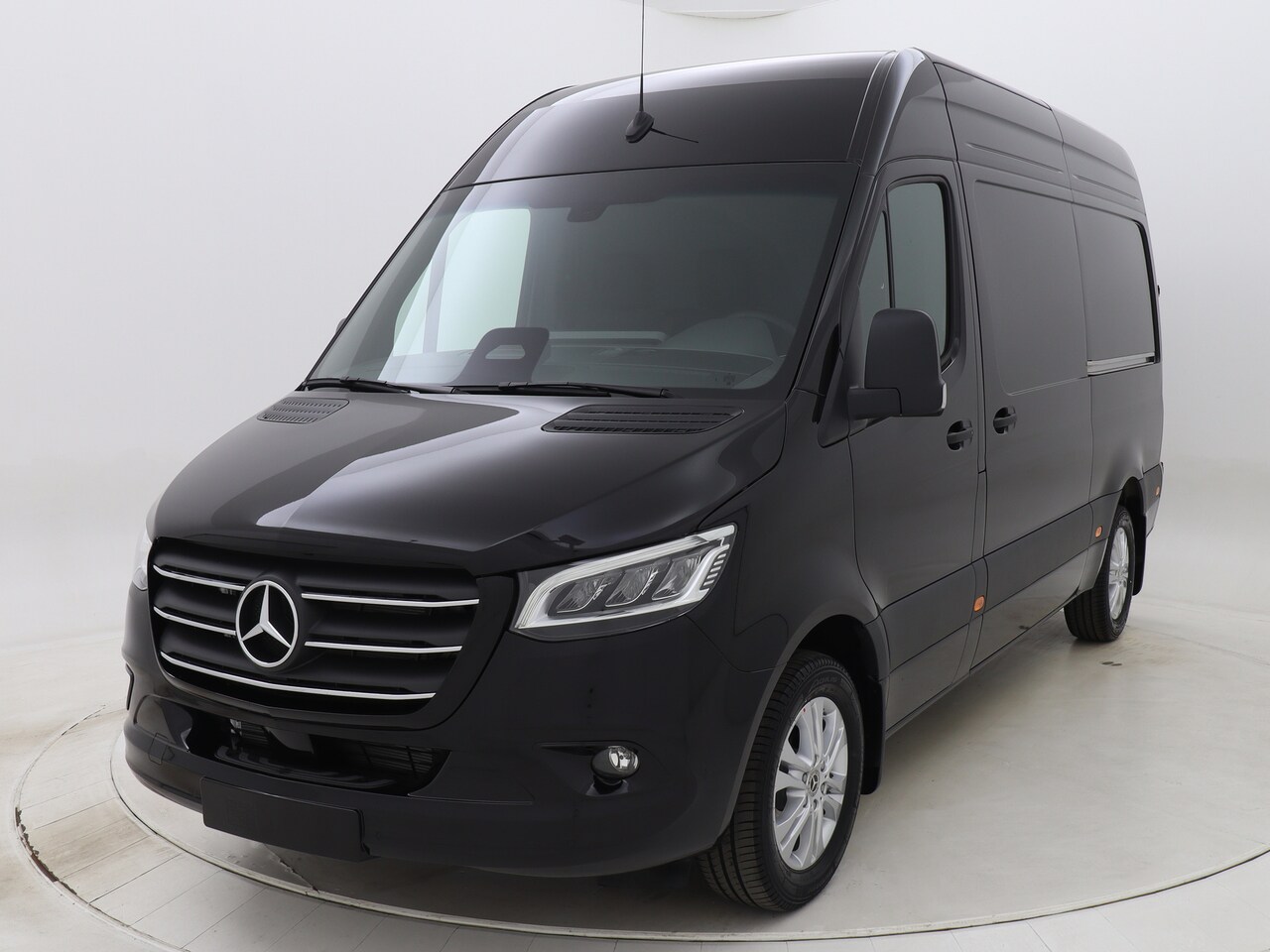 Mercedes-Benz Sprinter - 319CDI 190PK L2H2 RWD SELECT 9G-tronic | Full LED koplampen | Nieuw model 2024 | Navigatie - AutoWereld.nl