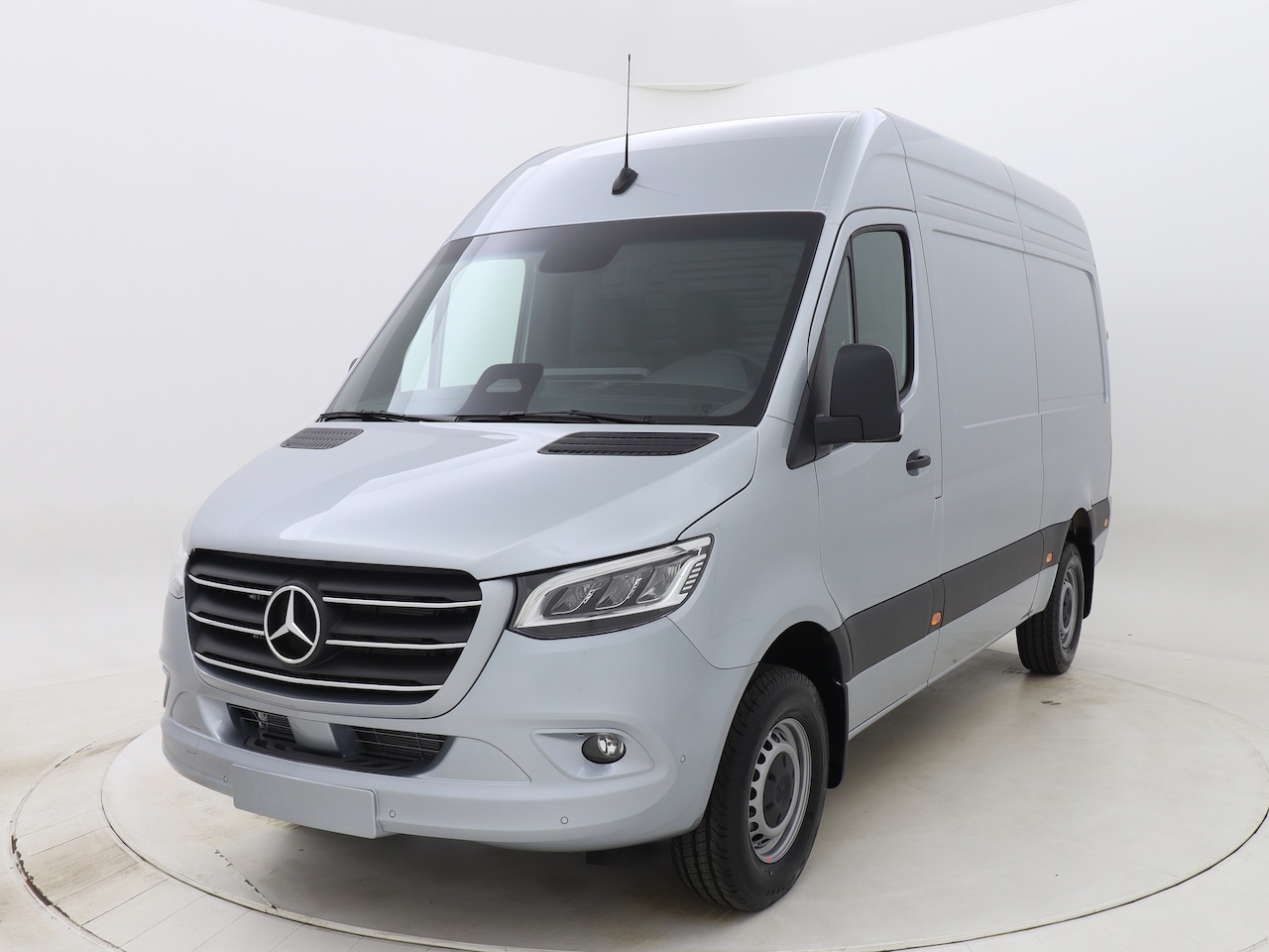 Mercedes-Benz Sprinter - 319 CDI 190pk L2H2 RWD Automaat, Alarm klasse 3, 3,5t trekhaakvoorbereiding - AutoWereld.nl