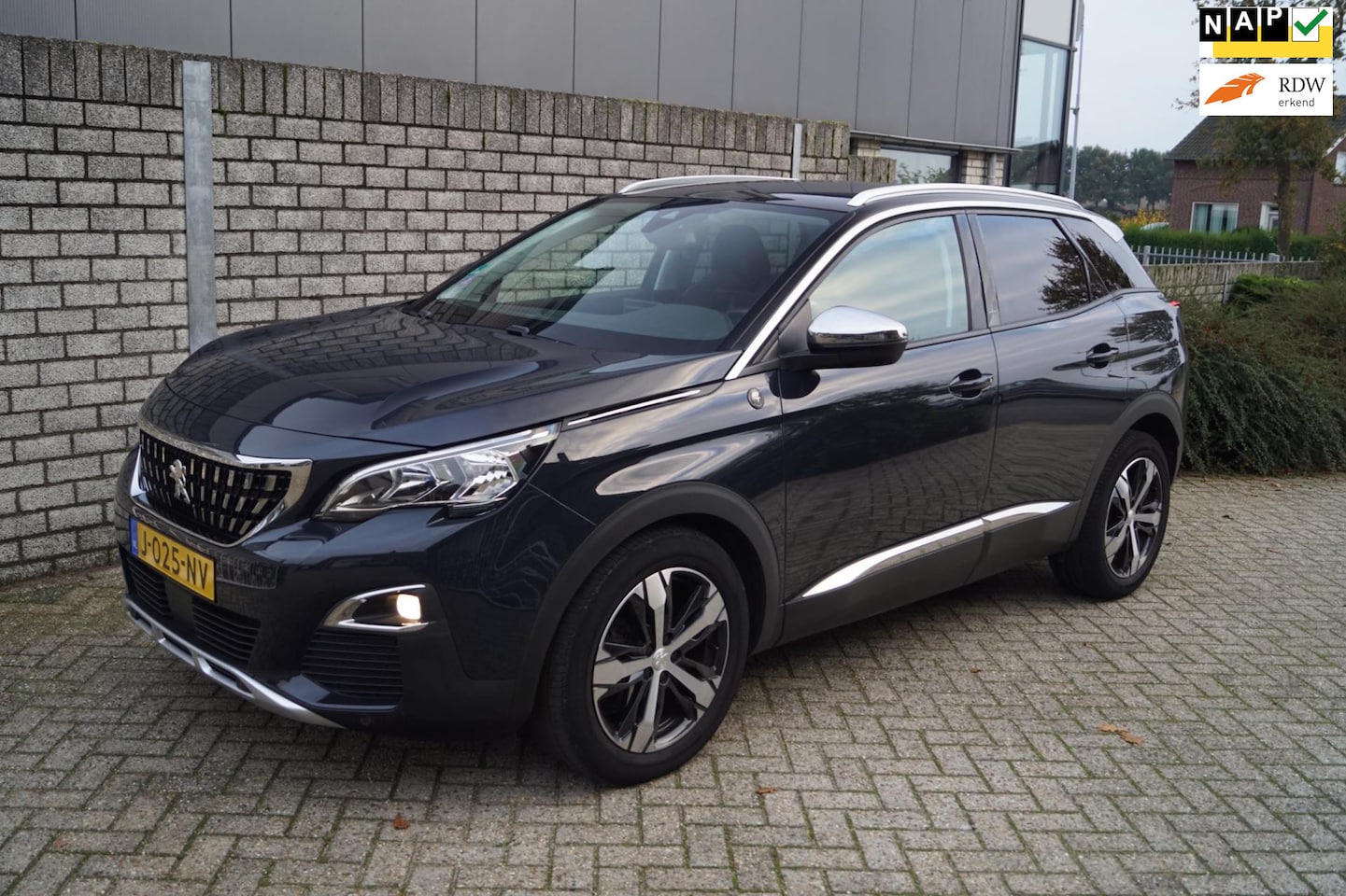 Peugeot 3008 - 1.2 PureTech Crossway Autom Leder/Alcantara Sportst Navi Camera Clima Cruise 2x PDC LMV Ap - AutoWereld.nl