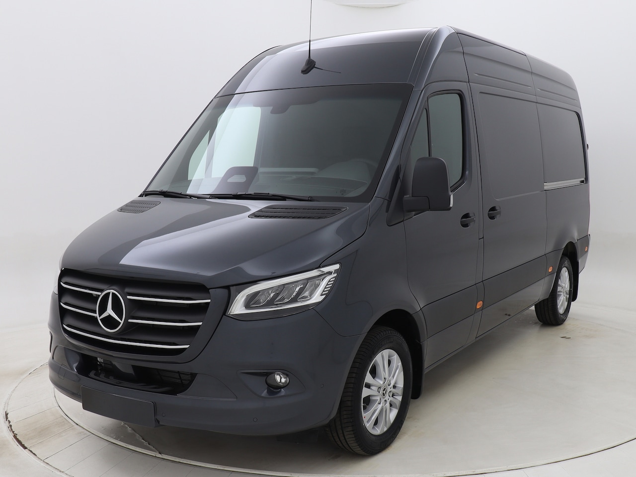 Mercedes-Benz Sprinter - 319 CDI 190pk Automaat L2H2 RWD PRO 3,5t trekhaak voorbereiding - AutoWereld.nl