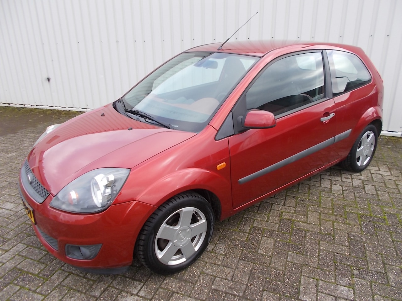 Ford Fiesta - 1.3-8V Futura 1.3-8V Futura 3drs ( APK 02-02-2025 ) - AutoWereld.nl