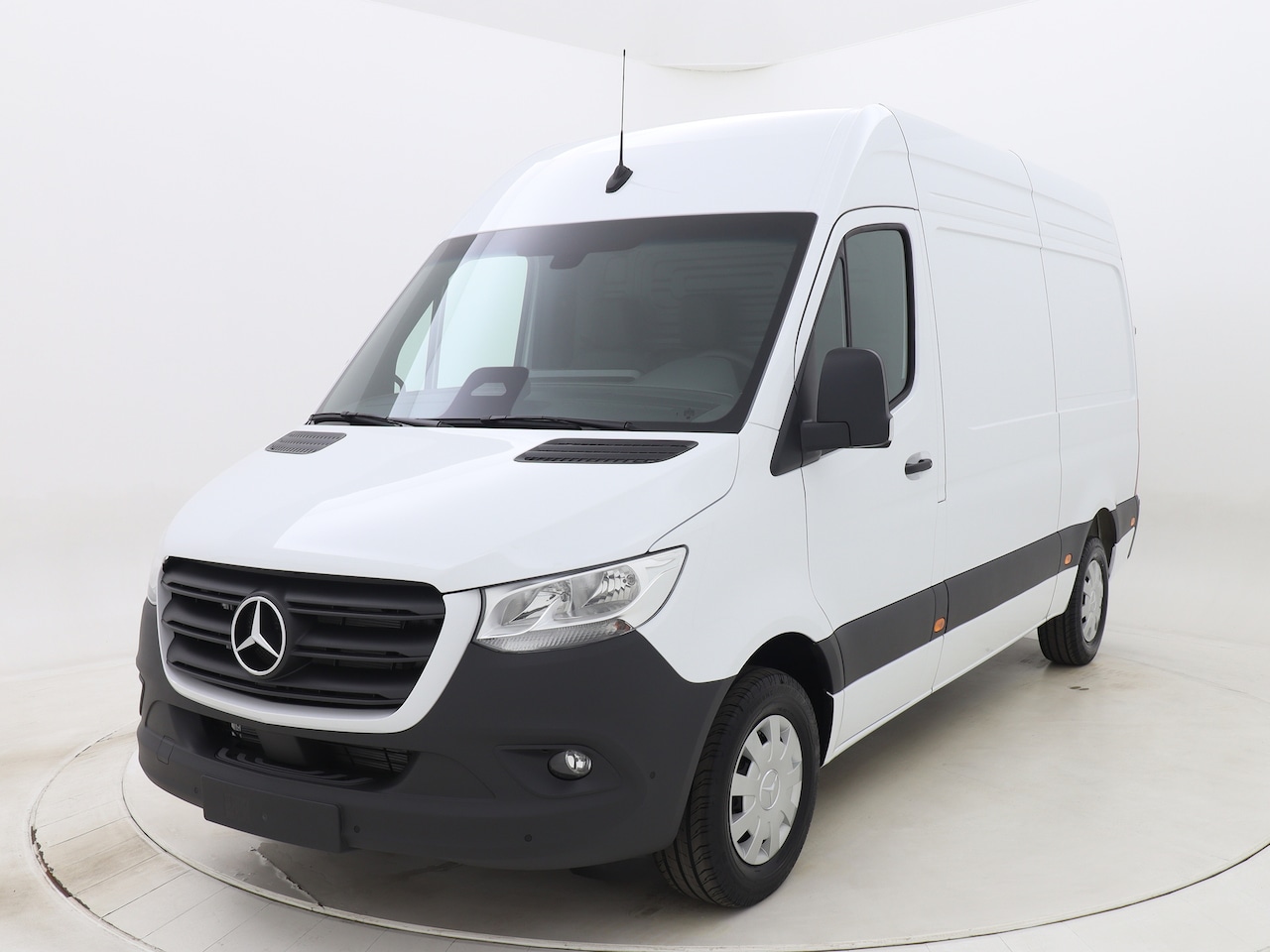 Mercedes-Benz Sprinter - 315 CDI 150pk Automaat L2H2 RWD Pro Camera 3,5t trekhaak voorbereiding, smarthone pakket - AutoWereld.nl