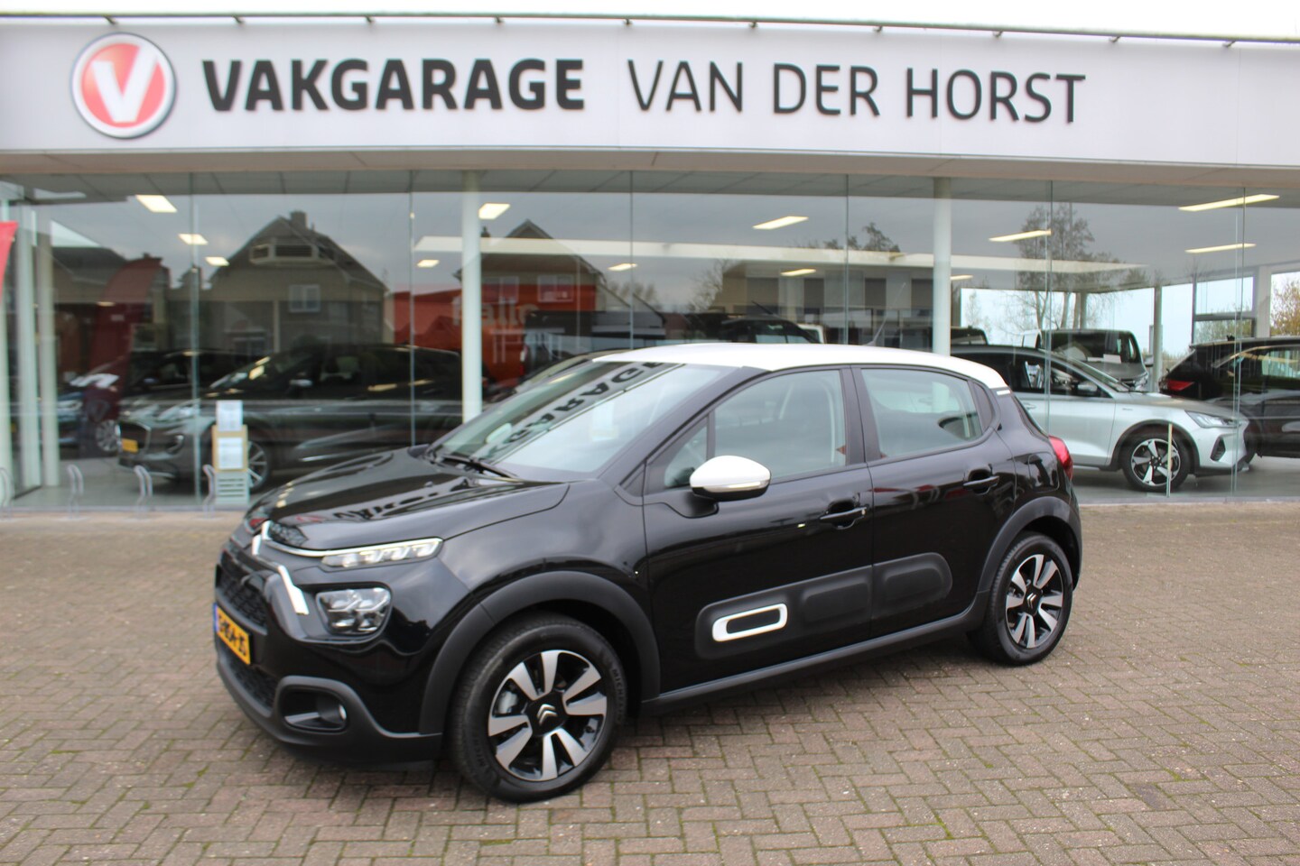 Citroën C3 - 1.2-110pk PureTech 'Feel Pack'. Fijne comfortabele wagen ! Airco, cruise cntrl, metallic l - AutoWereld.nl