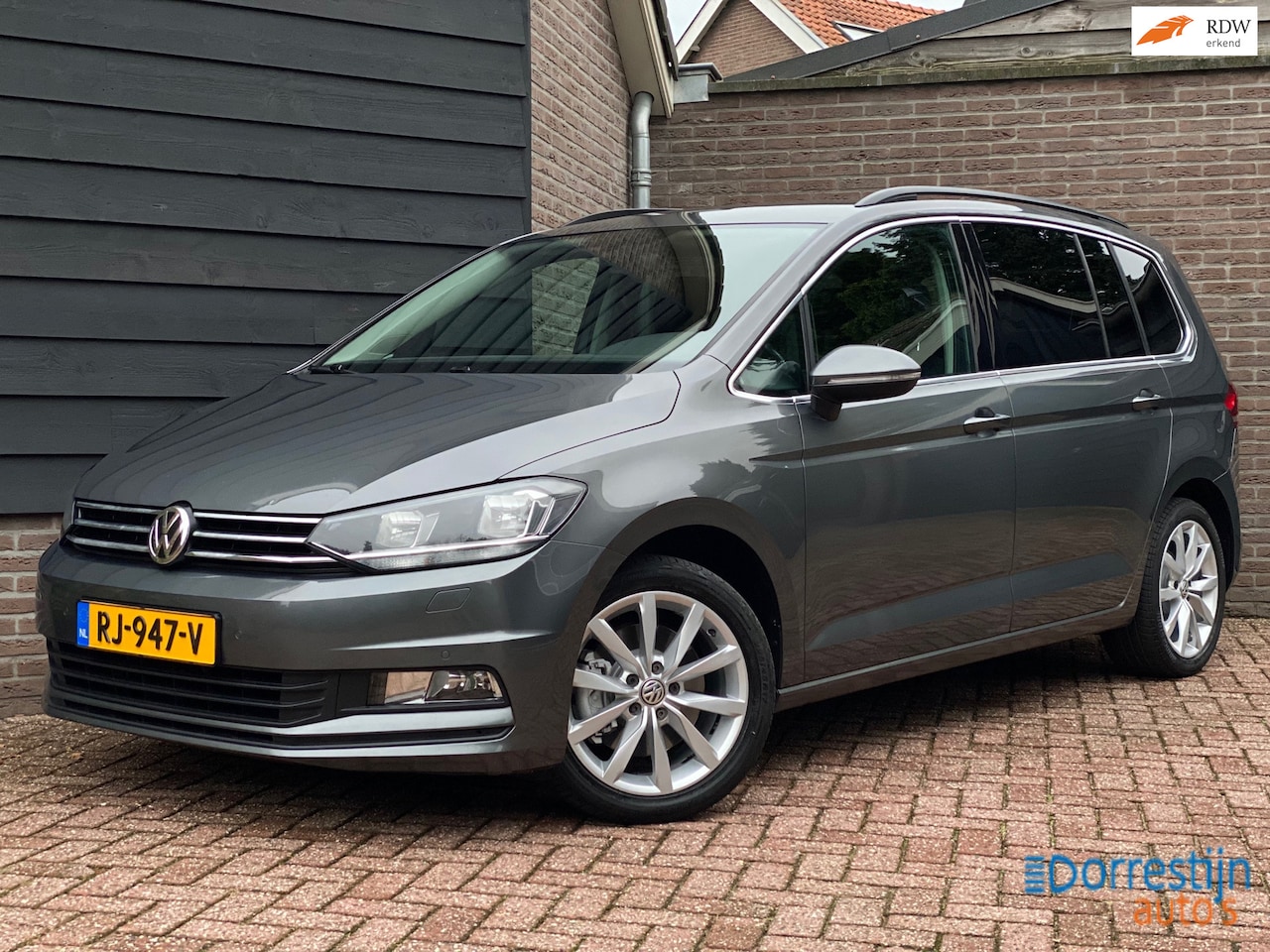 Volkswagen Touran - 1.4 TSI Comfortline Business 7p Automaat/CarPlay/Trekhaak/Stoelverwarming - AutoWereld.nl