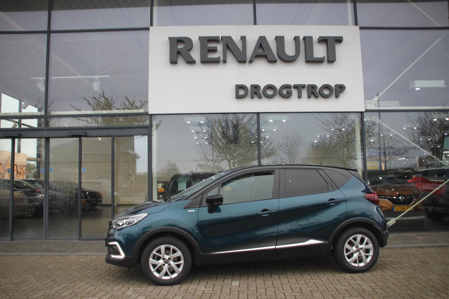 Renault Captur - 130PK !!-LIMITED-90DKM-NAVI-CRUISE-CLIMA-LMV- - AutoWereld.nl