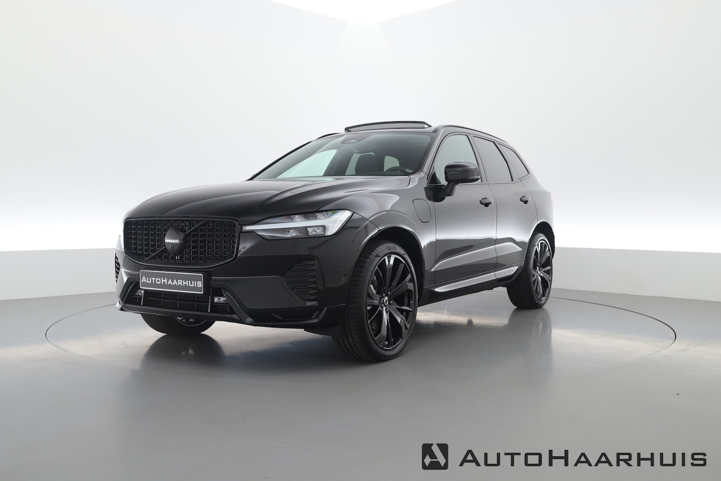 Volvo XC60 - 2.0 Recharge T8 AWD Plus Black Edition | Pano | 360 cam | memorystoelen | Stoel-Stuur-Voor - AutoWereld.nl