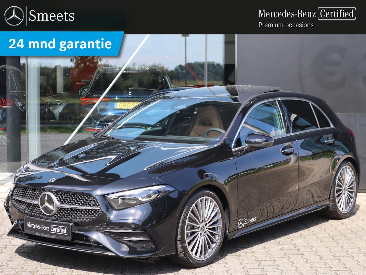 Mercedes-Benz A-klasse - 180 Star Edition AMG Line | Panoramadak | Trekhaak | Keyless | Camera | Distronic | Multis - AutoWereld.nl