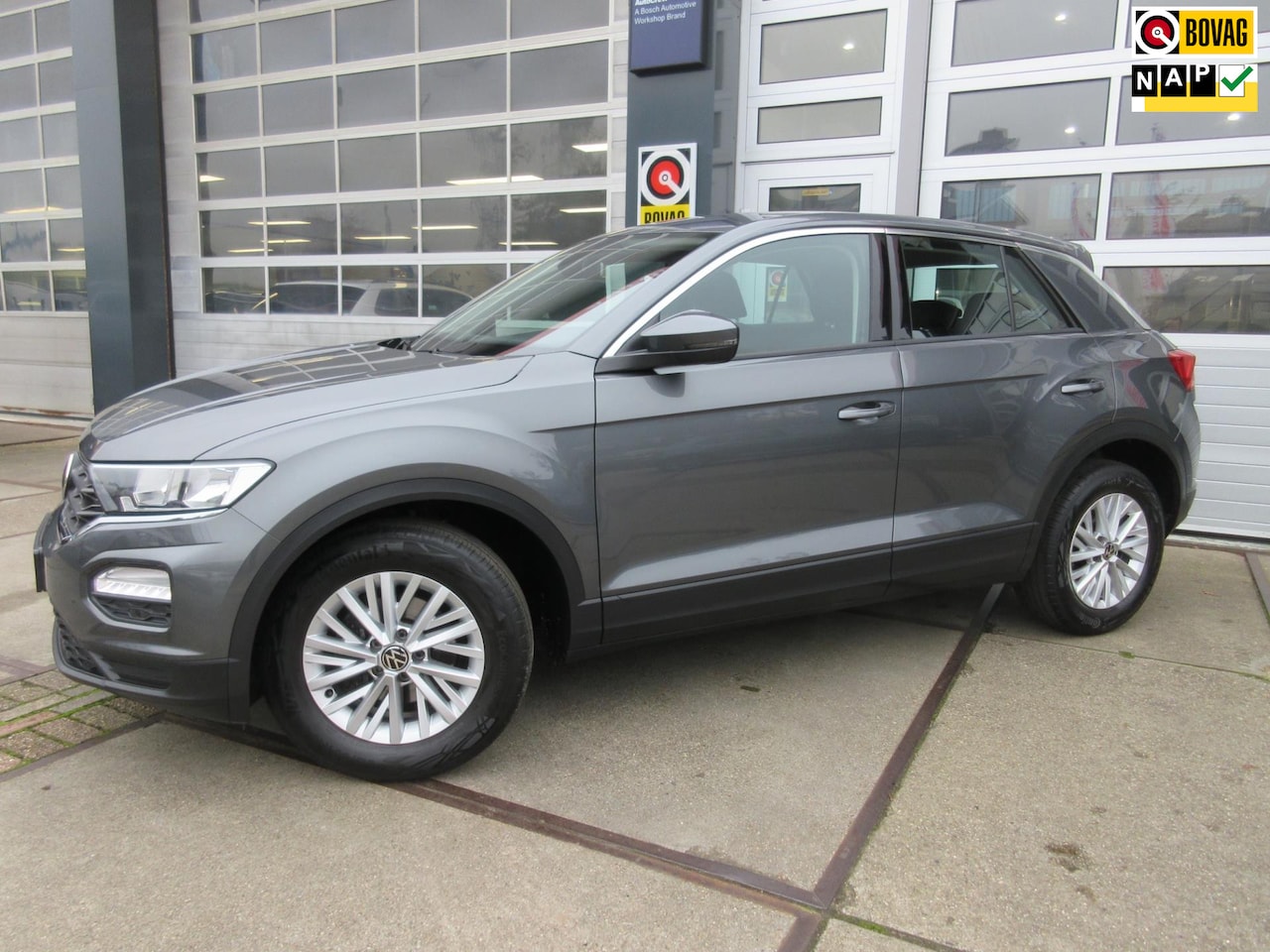 Volkswagen T-Roc - 1.0 TSI / Navi / PDC / Trekhaak / LMV - AutoWereld.nl