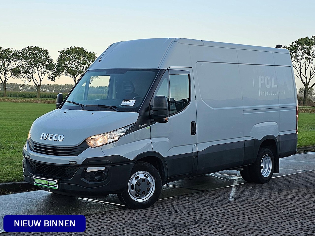 Iveco Daily - 35C15V 3.0 DUBBELLUCHT 150 PK 3.0 LTR 3500 KG TREKHAAK! - AutoWereld.nl