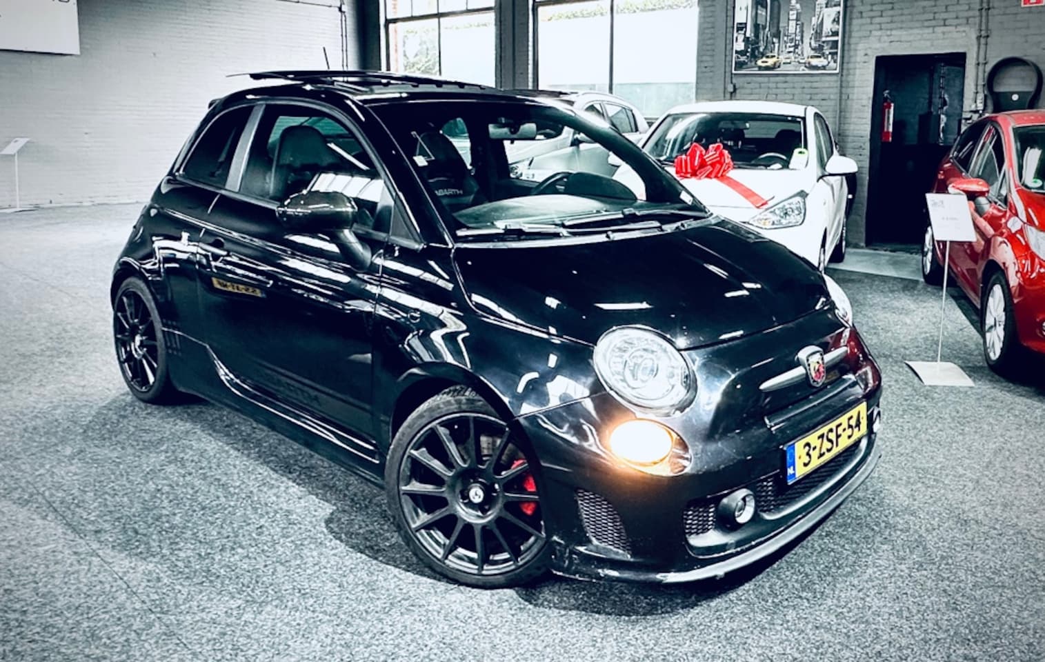 Fiat 500 Abarth - 1.4-16V UNIEK !! 178 PK 595 ESSEESSE - CARBON SABELT - PANO - CAMERA - AutoWereld.nl