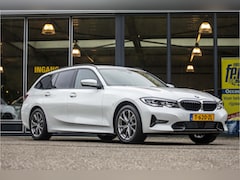 BMW 3-serie Touring - 320i High Executive